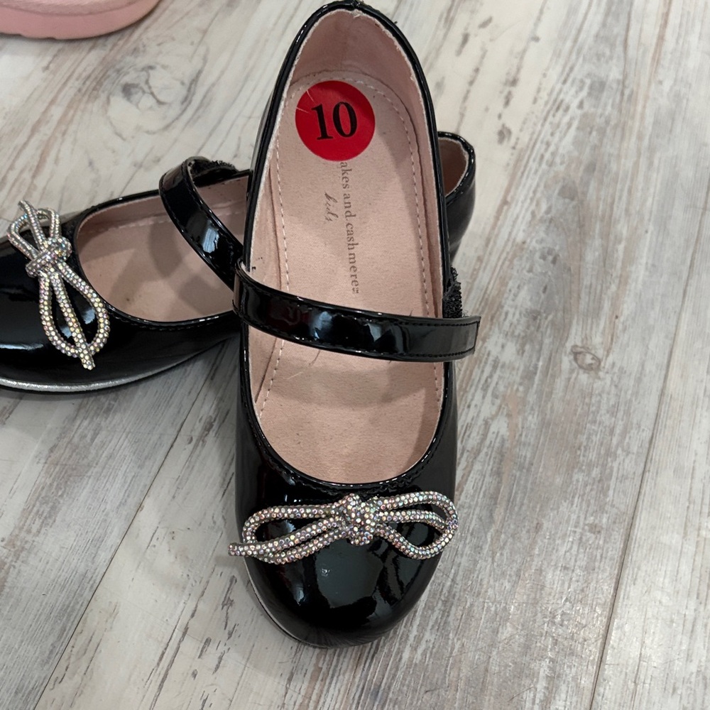 Black Mary Jane Kids Shoes with Bow Accent - Picture 5 of 5